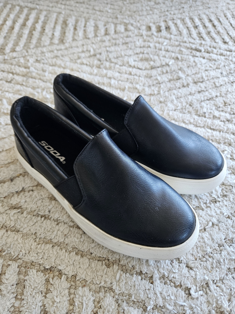 SODA Size 6 Womens Black Slip-On Sneakers
